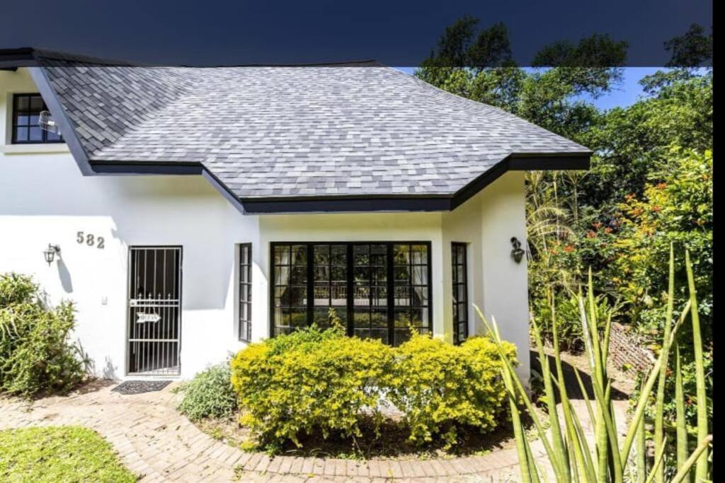 The White House @ Cintsa Chintsa